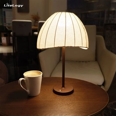 مصباح طاولة لاسلكي من القماش
